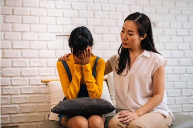 How to Talk to Your Daughter About Her Period?