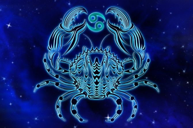 Dramatic Zodiac Signs