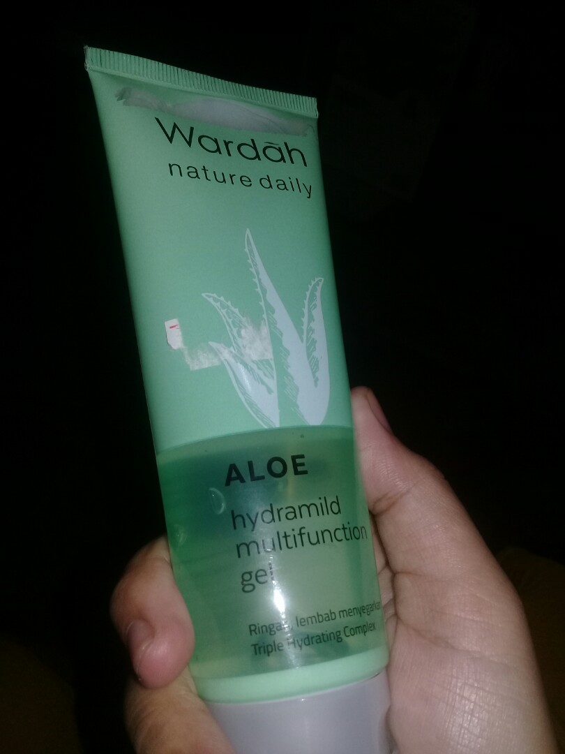 pakai cream wardah aloevera