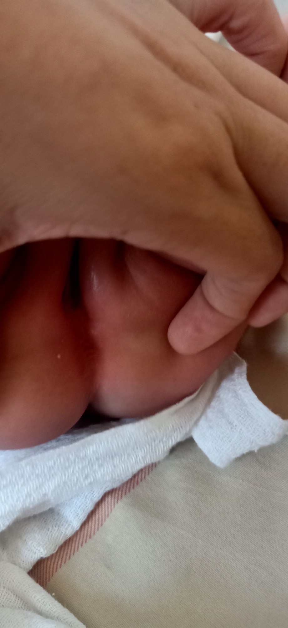labasan ng dumi ni baby
