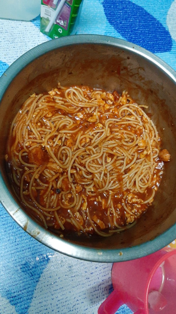 BUKA PUASA DENGAN SPAGHETTI (not a question tho)