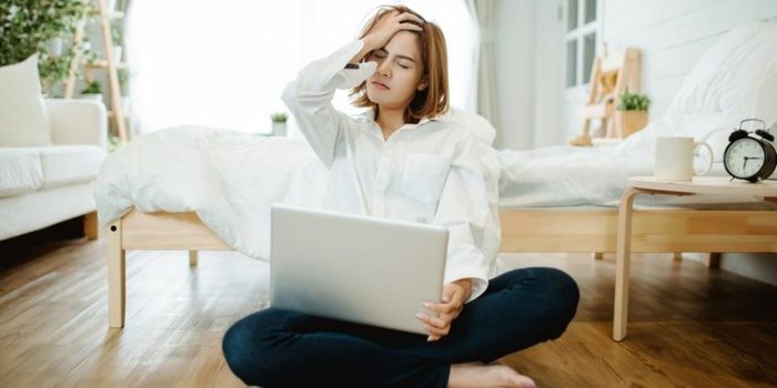 Avoid Making These 15 Common Mistakes On LinkedIn To Get Noticed For The Right Reasons!