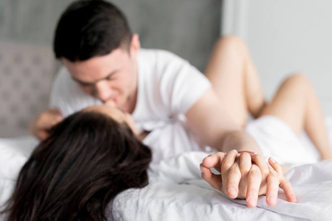 Berikut Trik Foreplay saat Baru Menikah