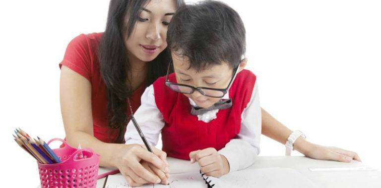 Motivasi Belajar Anak Dari Kisah Bocah Tanpa Tangan Yang Giat Belajar Theasianparent Indonesia