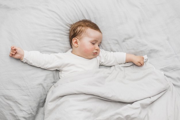 Pastikan Si Kecil Tidur Nyenyak dengan 7 Merk Kasur Bayi Terbaik Ini