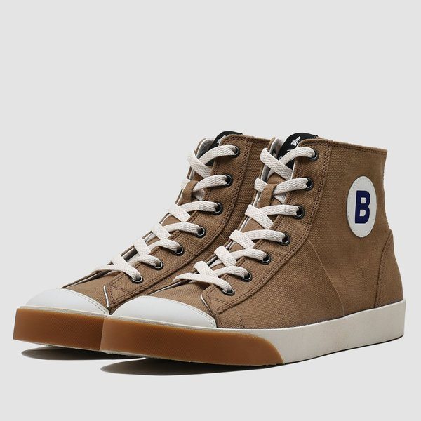 Brand Sepatu Lokal Pilihan dengan bahan insole semi ortholite yang nyaman.