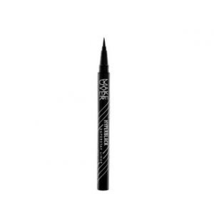 Makeover Hyperblack Liner dengan brush presisi
