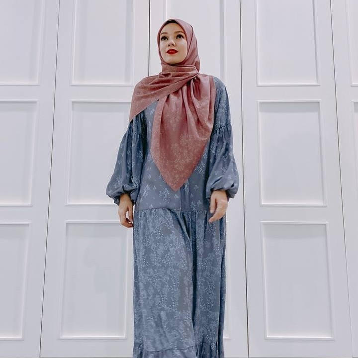Rekomendasi Merk Hijab Artis Indonesia