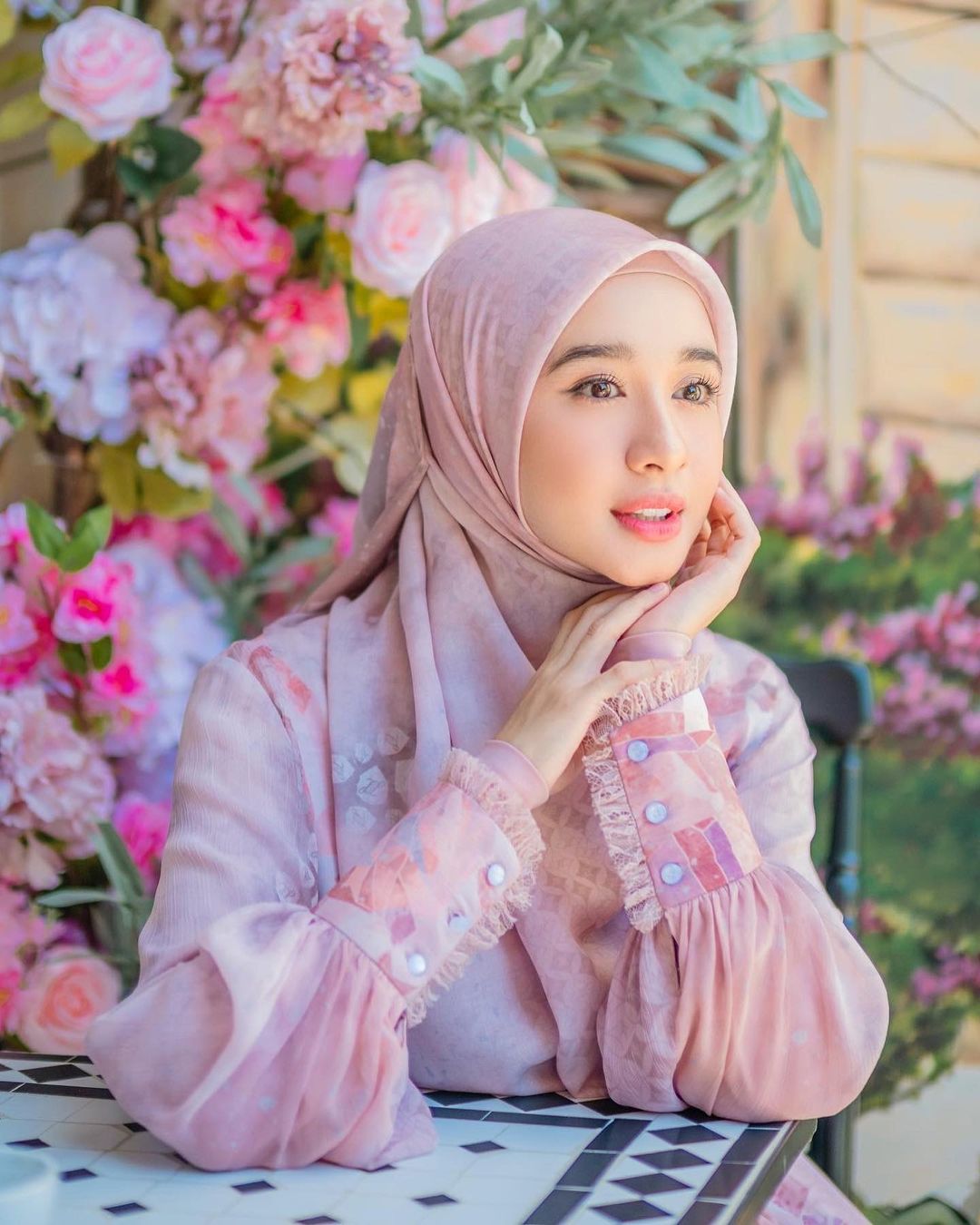 Merk Hijab Laudya Cynthia Bella meluncurkan koleksi bernama Speir Series
