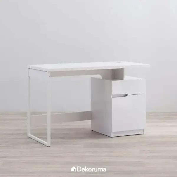 Dekoruma meja kerja minimalis modern