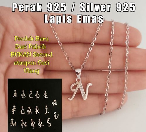 7. Kalung Liontin Huruf Inisial