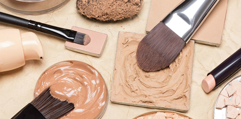 Ini Perbedaan Concealer dan Foundation, Jangan Sampai Salah Beli