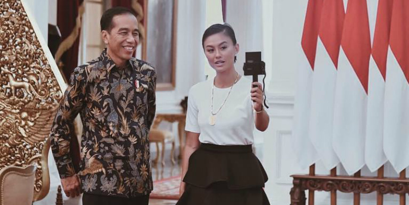 Tak Cuma Agnez Mo, 5 Orang Ini Juga Berkaus Oblong Saat Temui Jokowi