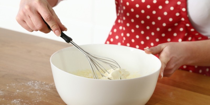 Make whipped cream easily with these tips