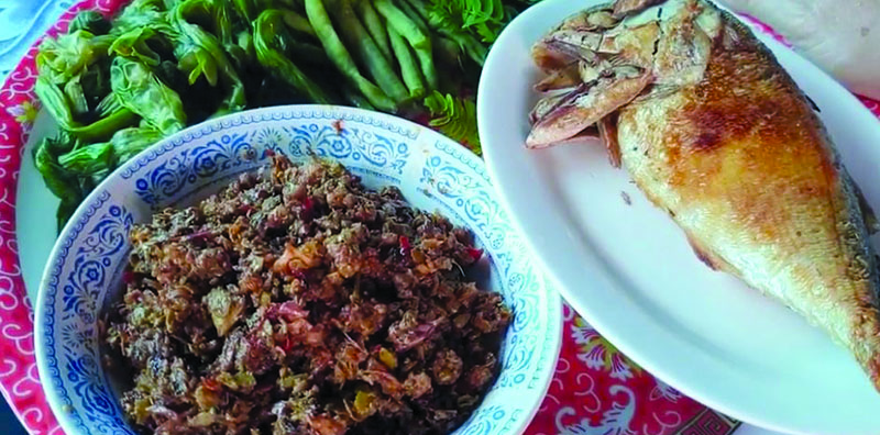 น้ำพริกมะขามอ่อนหมูสับ อาหารไทยพื้นบ้าน เปรี้ยวหวานเค็มครบรส กินกับผักสดและปลาทู