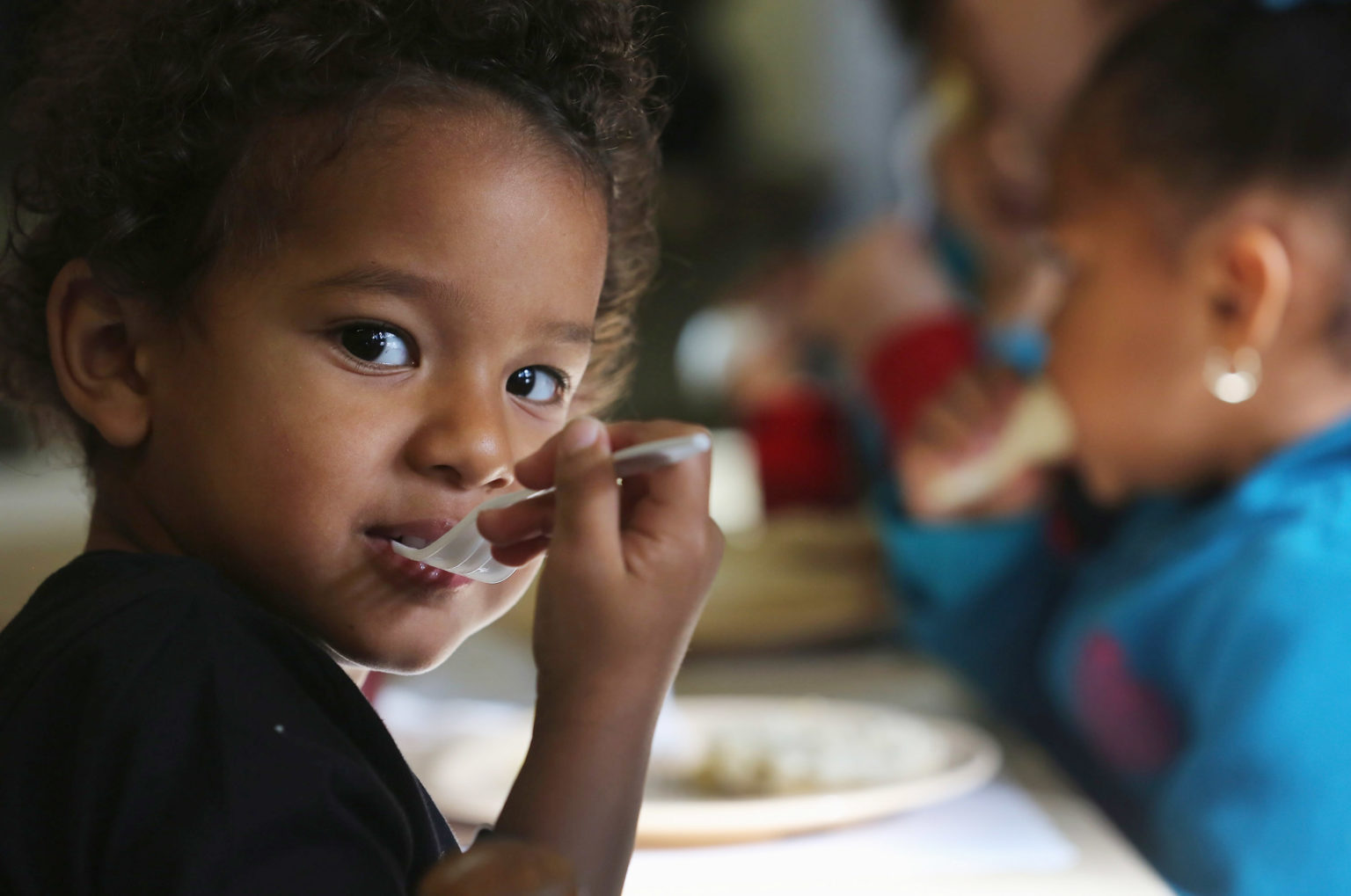Toddler Keeping Food In Mouth What A Parent Can Do