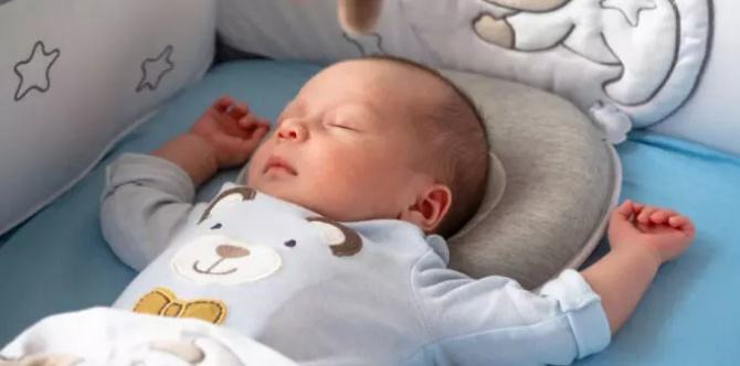 Bolehkah Bayi Guna Bantal? Ini 6 Bantal Bayi Khusus Untuk Elak Sindrom Flat Head
